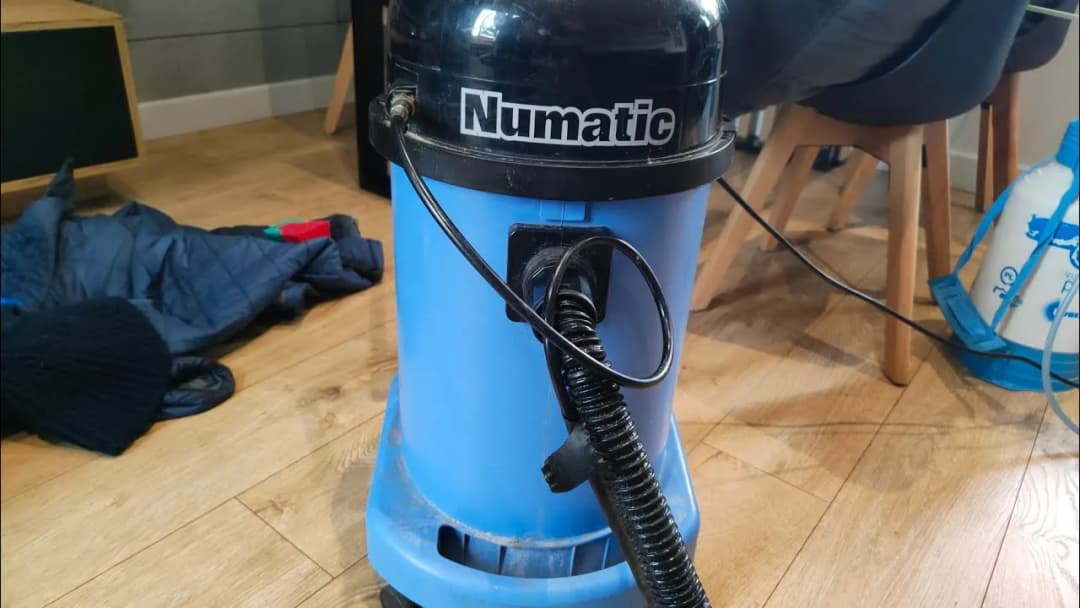 Numatic CT 470-2 czy Karcher WD 3: który odkurzacz lepszy dla Ciebie?