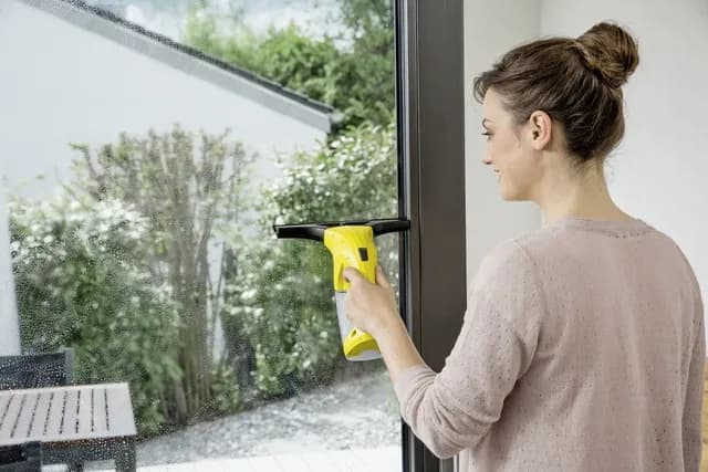Dlaczego zostają smugi po myjce Karcher? Przyczyny i porady, jak je uniknąć